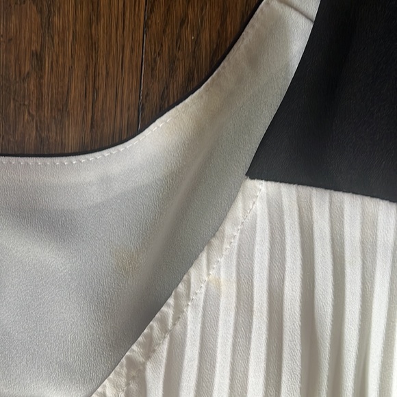 Suzy Chin Pleated Stripe Dress Size 6 - Picture 6 of 6